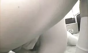 Nuori musta vanhempi nainen porno nainen lähtee poliisin matkaan.