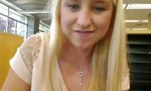 Naiset pitävät seksy porno leluista.