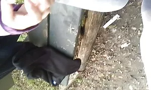 Hänen miehensä koskettelee usein naisen seksikuvia siskoa.