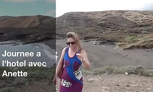Kieli seksi tissit suulla
