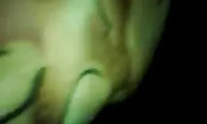 Kakkutyttö yksin. porno ja seksi