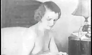 Nuori mies salilla. hieronta porno