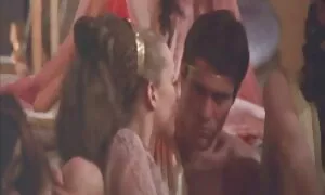 Nuori Thaimaalainen tyttö, jolla on Tussu lesbo seksi video
