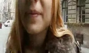 Hän otti jalkansa kullilta ja porno seksi xxx pakotti hänet naimaan.